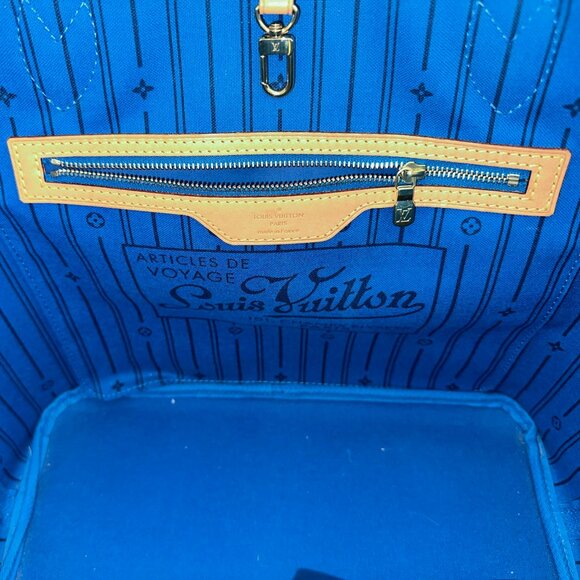 Louis Vuitton Bag - Picture 7 of 8